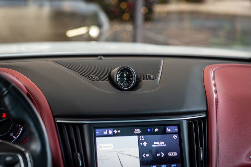 2022 Maserati Levante LEVANTE GT - WHITE ON RED - NAV - PANO ROOF-BACKUP CAM-GORGEOUS - 22686867 - 29