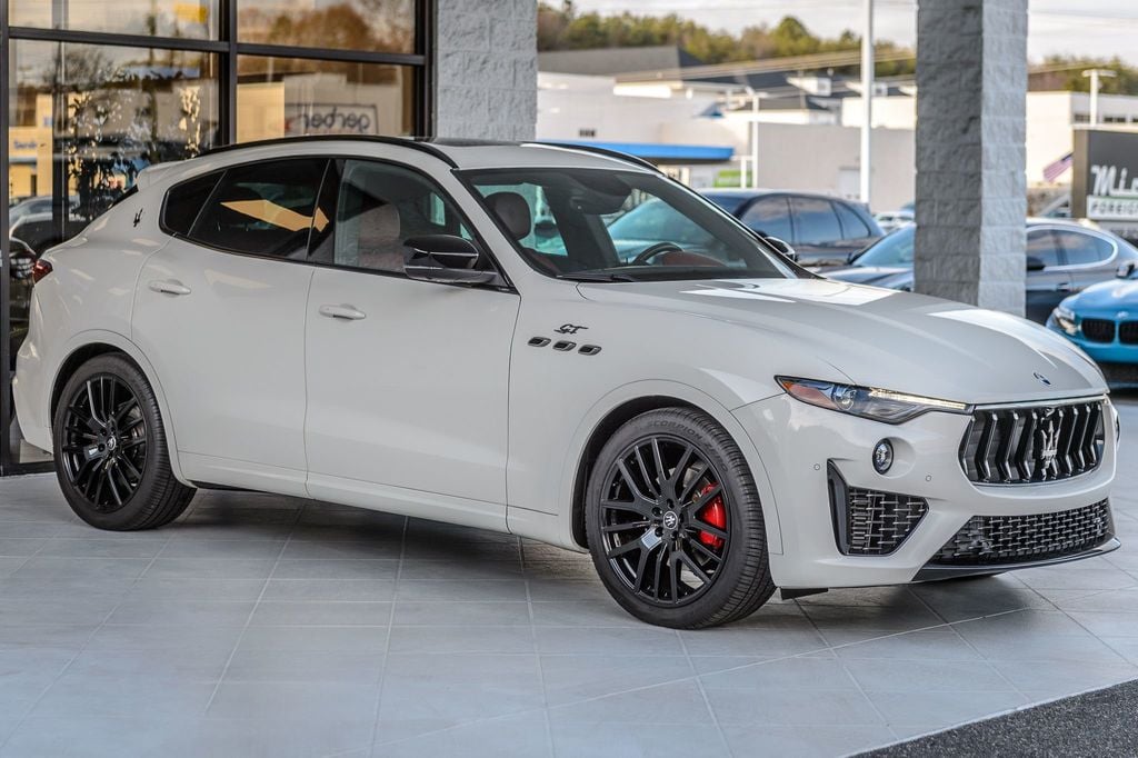 2022 Maserati Levante LEVANTE GT - WHITE ON RED - NAV - PANO ROOF-BACKUP CAM-GORGEOUS - 22686867 - 3