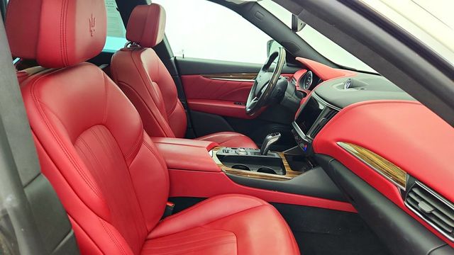 2022 Maserati Levante Modena 3.0L w/ Full Natural Leather & High Gloss Ebano Wood Trim - 23000703 - 25