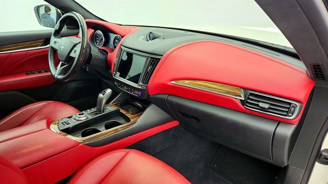 2022 Maserati Levante Modena 3.0L w/ Full Natural Leather & High Gloss Ebano Wood Trim - 23000703 - 26