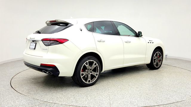 2022 Maserati Levante Modena 3.0L w/ Full Natural Leather & High Gloss Ebano Wood Trim - 23000703 - 4
