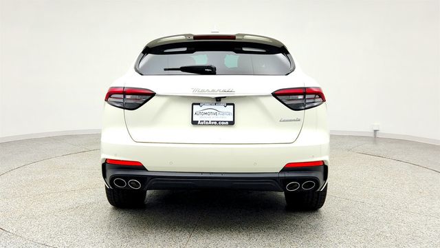 2022 Maserati Levante Modena 3.0L w/ Full Natural Leather & High Gloss Ebano Wood Trim - 23000703 - 5