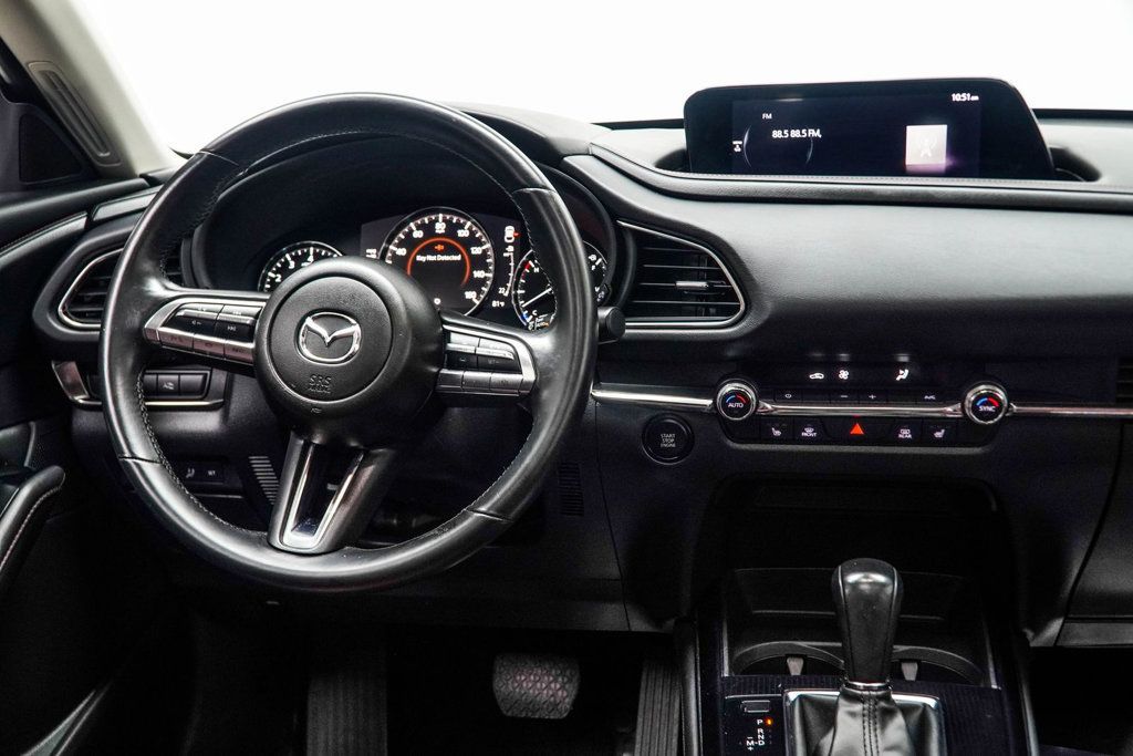 Mazda CX-30 photo 16
