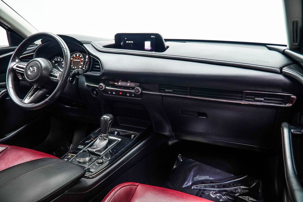 Mazda CX-30 photo 18