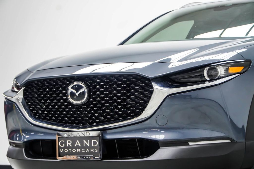 Mazda CX-30 photo 2
