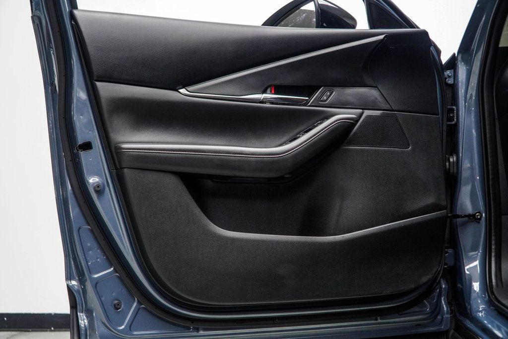 Mazda CX-30 photo 33