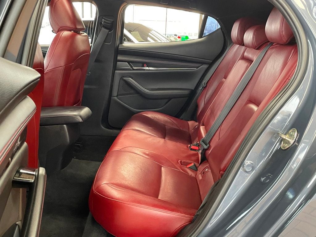 2022 Mazda Mazda3 Hatchback Carbon Edition Automatic FWD - 22979781 - 18