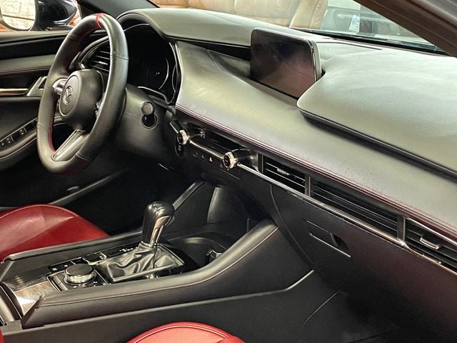 2022 Mazda Mazda3 Hatchback Carbon Edition Automatic FWD - 22979781 - 25