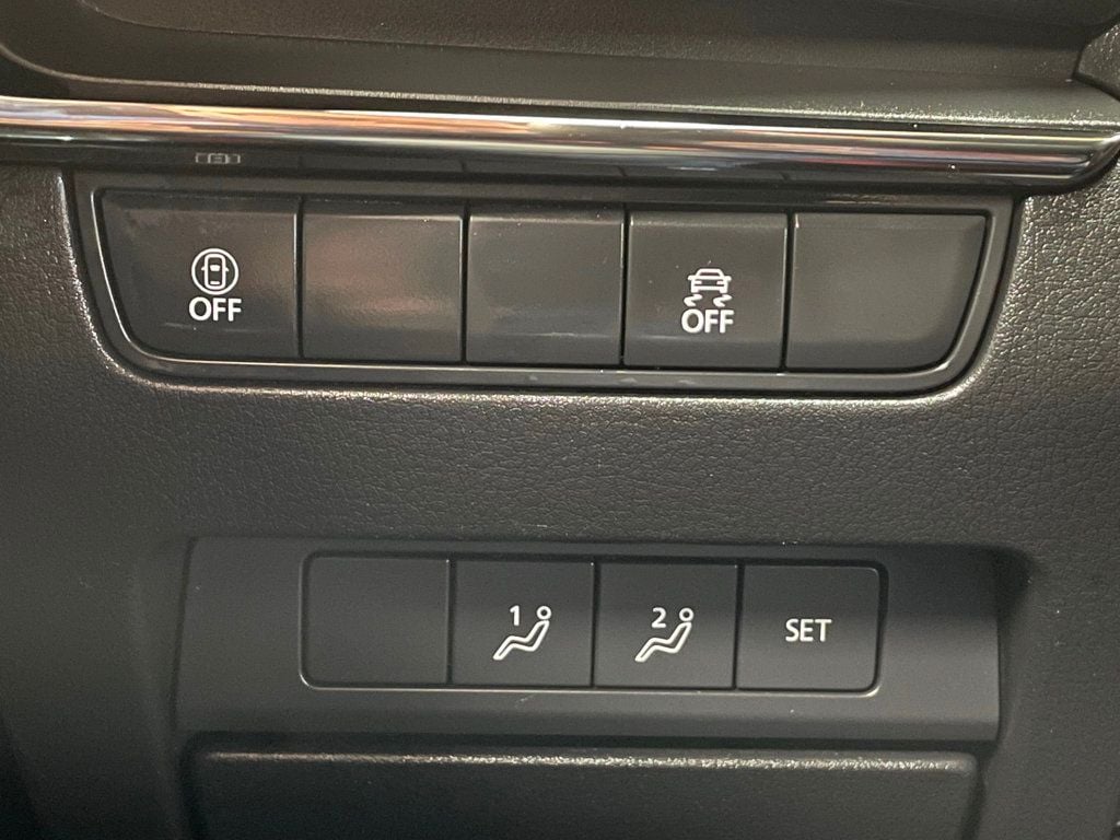 2022 Mazda Mazda3 Hatchback Carbon Edition Automatic FWD - 22979781 - 28