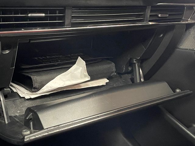 2022 Mazda Mazda3 Hatchback Carbon Edition Automatic FWD - 22979781 - 36