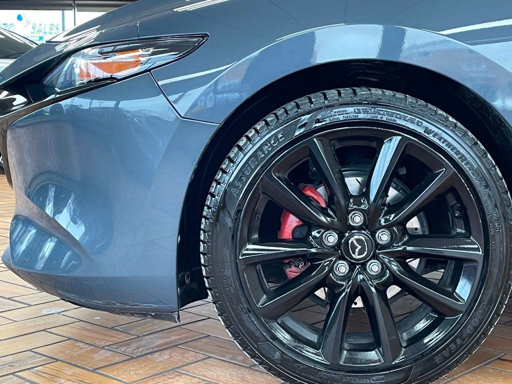 2022 Mazda Mazda3 Hatchback Carbon Edition Automatic FWD - 22979781 - 4