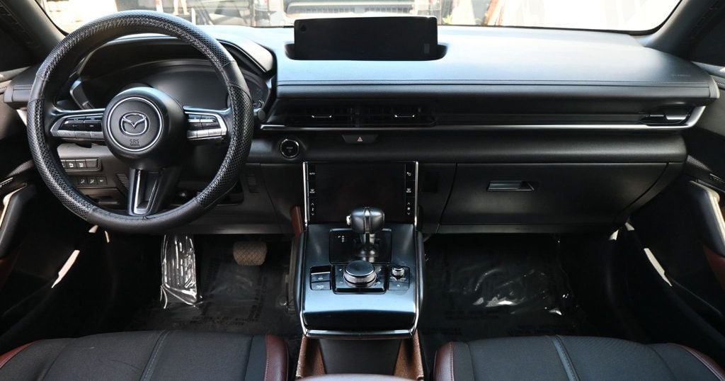 Mazda MX-30 photo 11