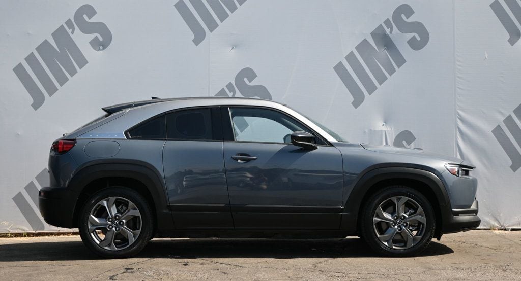 Mazda MX-30 photo 4