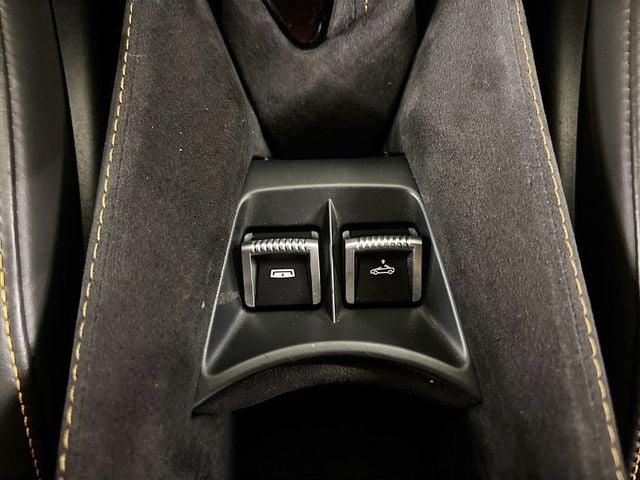 2022 McLaren 720S  - 22963719 - 19