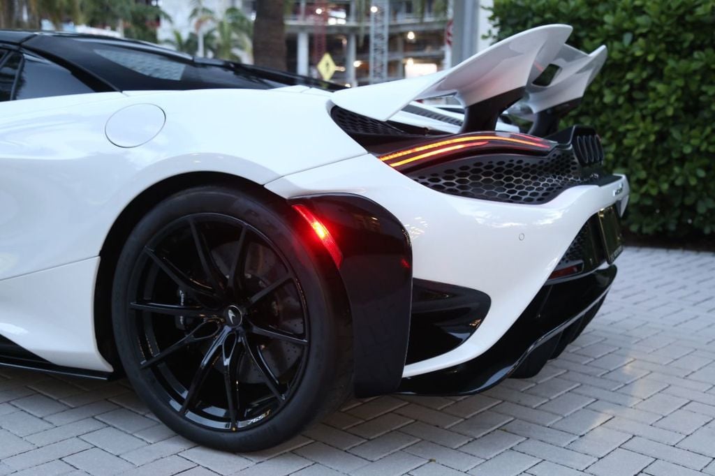 2022 McLaren 765LT Spider - 22256146 - 36