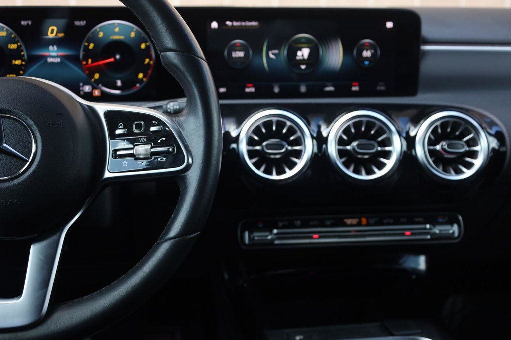 Mercedes-Benz A-Class photo 33