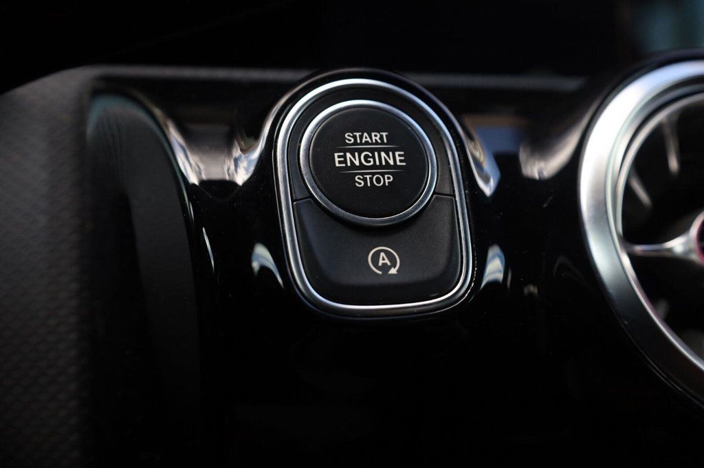 Mercedes-Benz A-Class photo 35