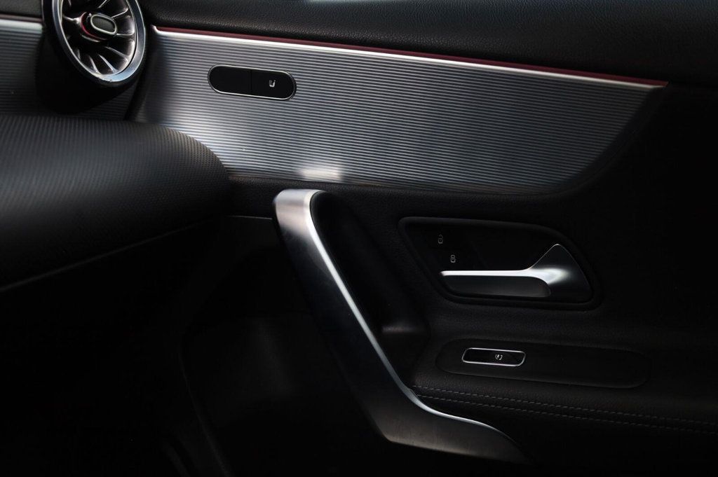Mercedes-Benz A-Class photo 39