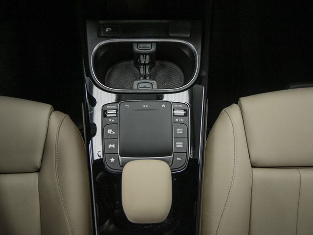 2022 Mercedes-Benz A-Class A 220 4MATIC Sedan - 23048931 - 19