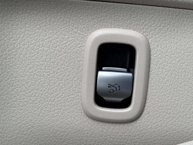 2022 Mercedes-Benz C-Class C 300 4MATIC Sedan - 23040873 - 34