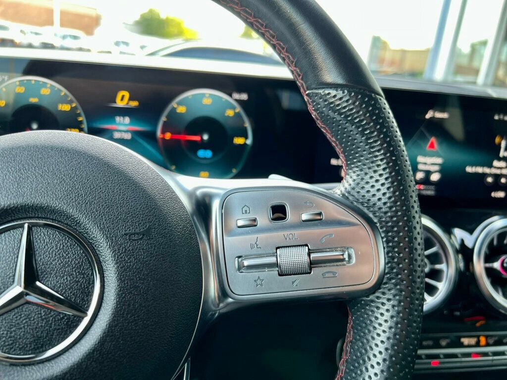 2022 Mercedes Benz EQB 300 4MATIC photo 16