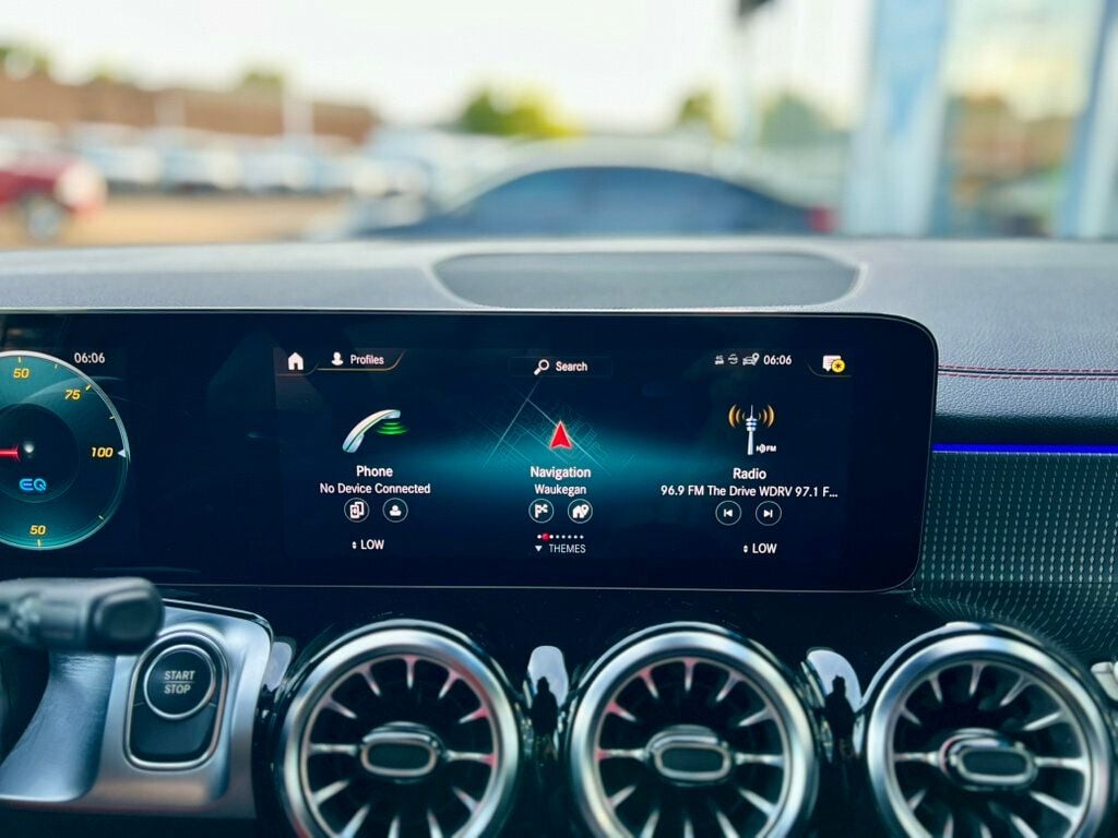 2022 Mercedes Benz EQB 300 4MATIC photo 19