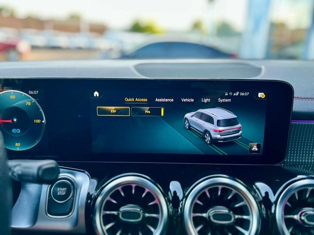 2022 Mercedes Benz EQB 300 4MATIC photo 24