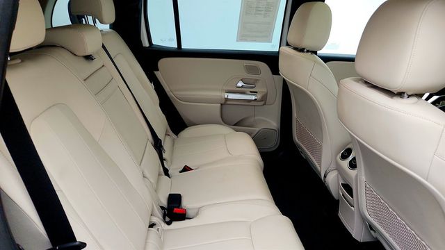2022 Mercedes-Benz EQB EQB 300 4MATIC SUV w/ Pinnacle Pkg & Driver Assistance Pkg Lite - 23045490 - 22