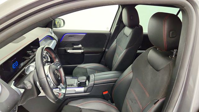 2022 Mercedes-Benz EQB EQB 350 4MATIC SUV w/ AMG Night Pkg & Driver Assist Pkg - 23083921 - 16