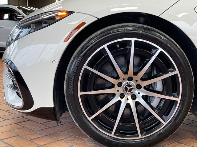 2022 Mercedes-Benz EQS's photo