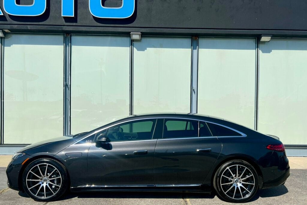 2022 Mercedes Benz EQS Sedan 450 photo 2