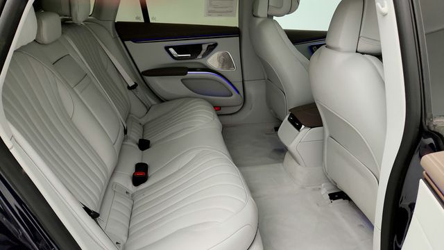 2022 Mercedes-Benz EQS EQS 450+ Sedan with MBUX Hyperscreen, AMG Line Ext & 21'' Wheels - 22942009 - 22
