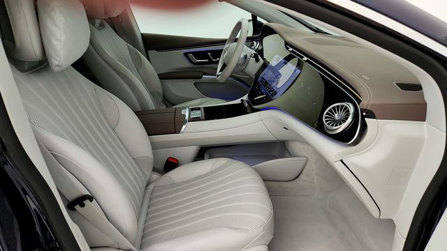 2022 Mercedes-Benz EQS EQS 450+ Sedan with MBUX Hyperscreen, AMG Line Ext & 21'' Wheels - 22942009 - 23