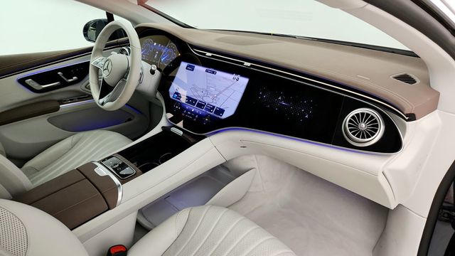 2022 Mercedes-Benz EQS EQS 450+ Sedan with MBUX Hyperscreen, AMG Line Ext & 21'' Wheels - 22942009 - 24