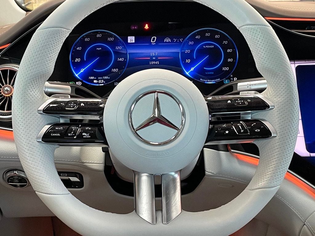 2022 Mercedes-Benz EQS EQS 580 4MATIC Sedan - 22984652 - 32