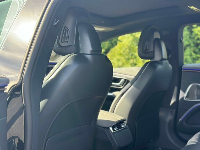 2022 Mercedes-Benz EQS EQS 580 4MATIC Sedan - 22939734 - 16