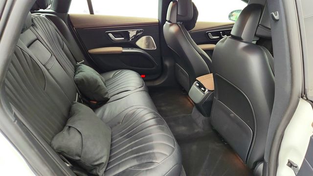 2022 Mercedes-Benz EQS EQS 580 4MATIC Sedan, Premium w/ Multi-Contour Massage Fr. Seats - 23010092 - 22