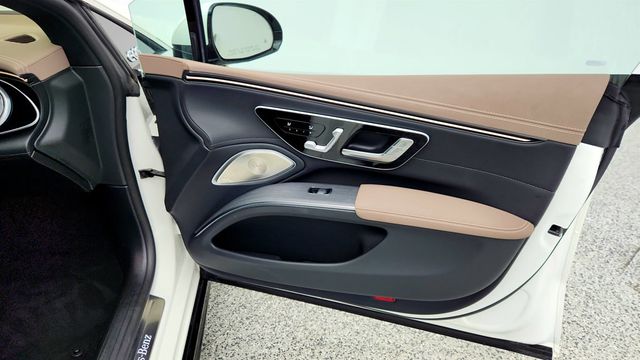 2022 Mercedes-Benz EQS EQS 580 4MATIC Sedan, Premium w/ Multi-Contour Massage Fr. Seats - 23010092 - 25