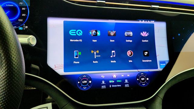 2022 Mercedes-Benz EQS EQS 580 4MATIC Sedan w/ Exclusive Trim Pkg & AR HUD - 23035640 - 18
