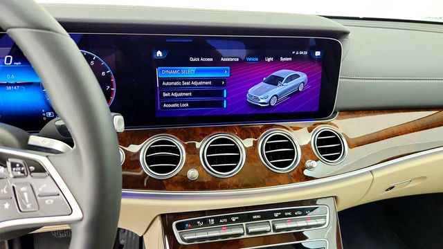 2022 Mercedes-Benz E-Class E 350 4MATIC Sedan w/ Nappa Leather & Panorama Roof - 23071568 - 16
