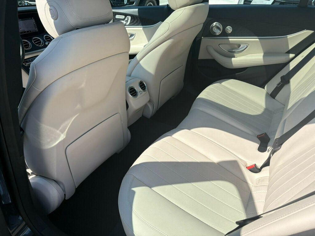 2022 Mercedes Benz E 450 4MATIC photo 17