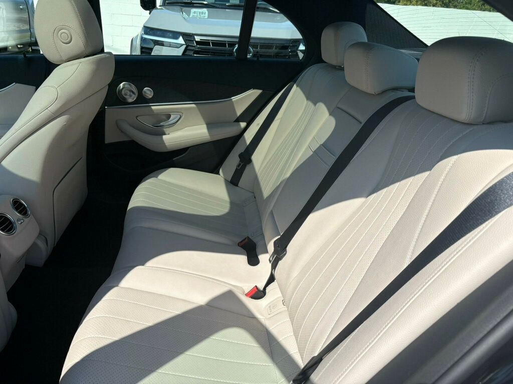 2022 Mercedes Benz E 450 4MATIC photo 18