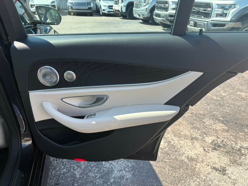 2022 Mercedes Benz E 450 4MATIC photo 23