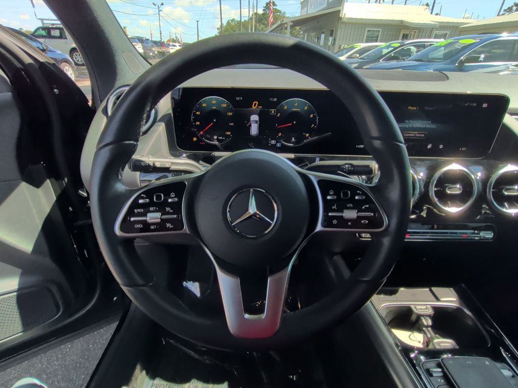 Mercedes-Benz GLA GLA 250 SUV photo 15
