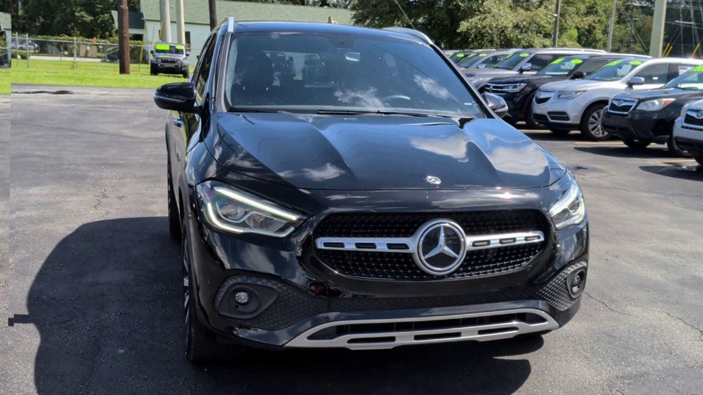Mercedes-Benz GLA GLA 250 SUV photo 3