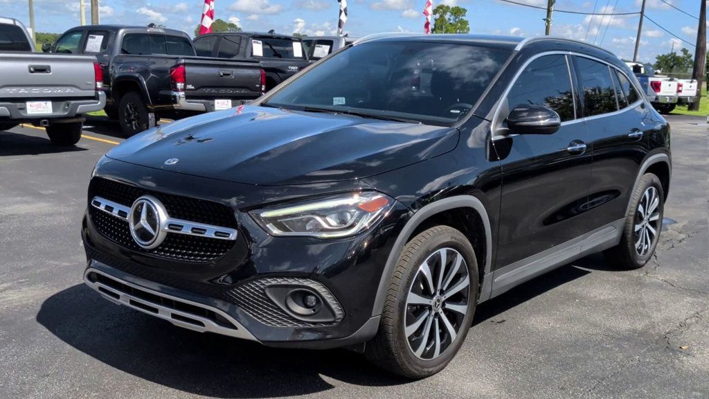 Mercedes-Benz GLA GLA 250 SUV photo 4