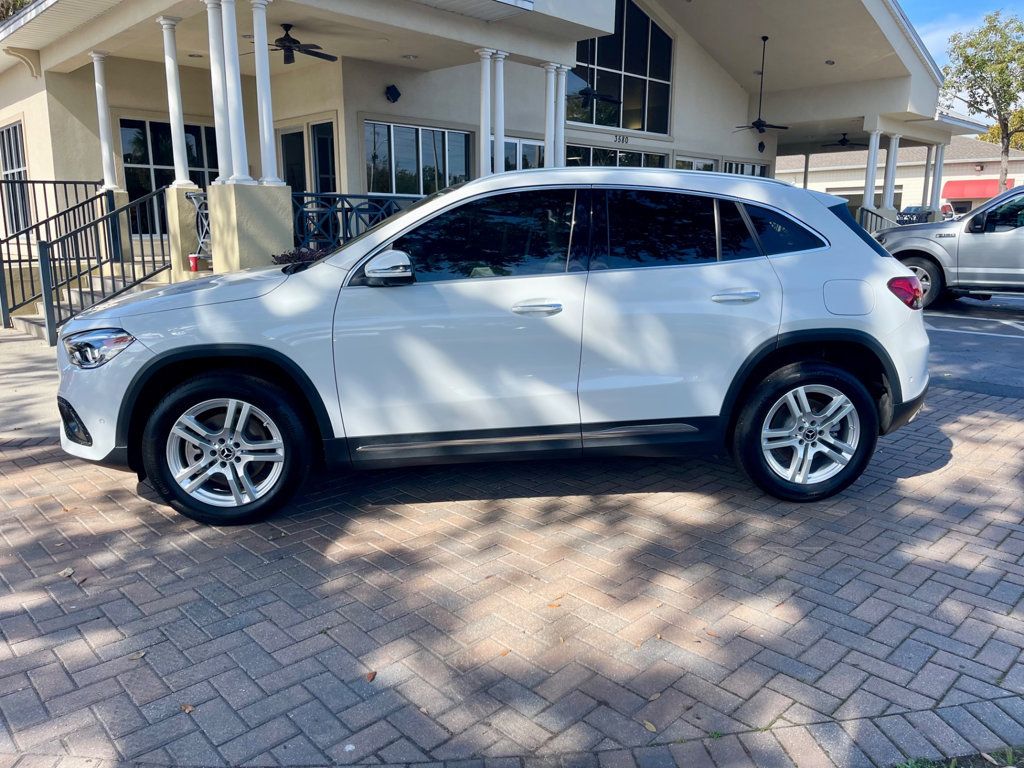 2022 Mercedes Benz GLA 250 photo 2