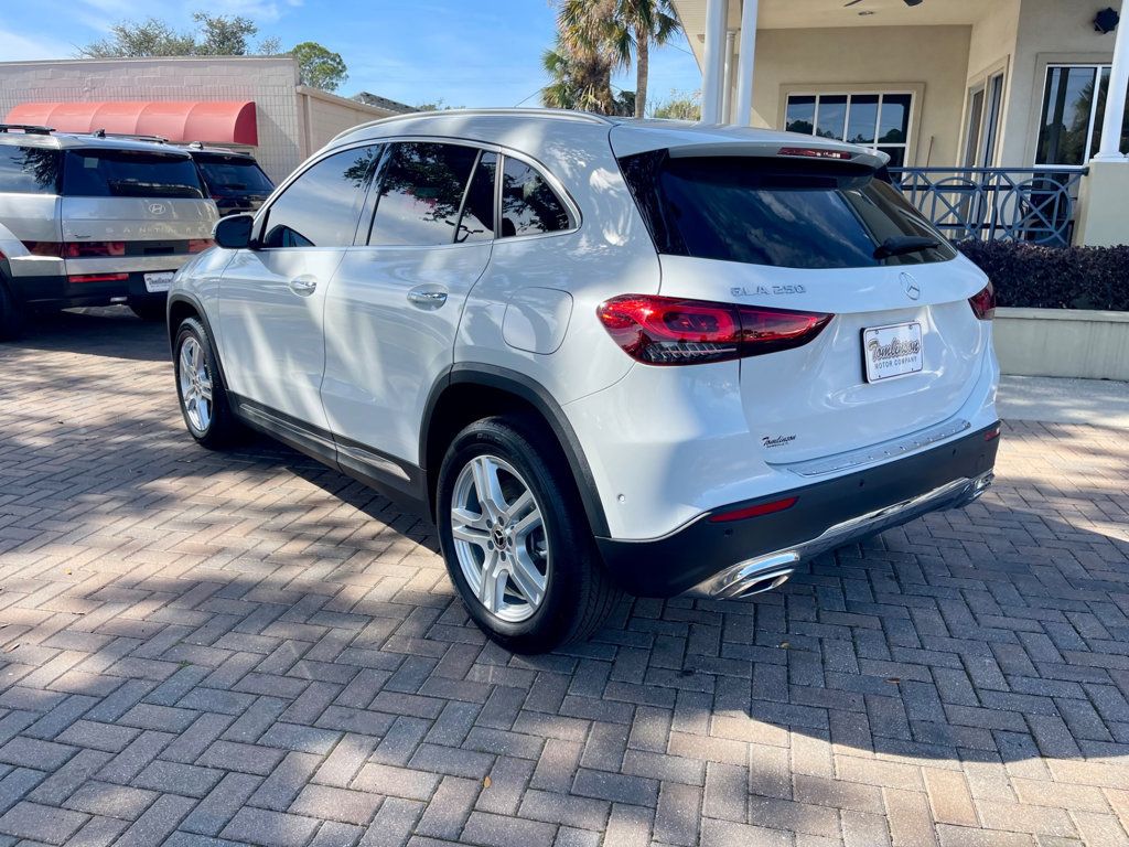 2022 Mercedes Benz GLA 250 photo 3