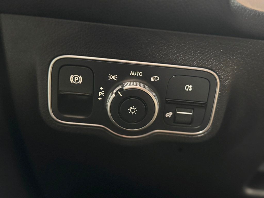 2022 Mercedes Benz GLB AMG 35 4MATIC photo 27