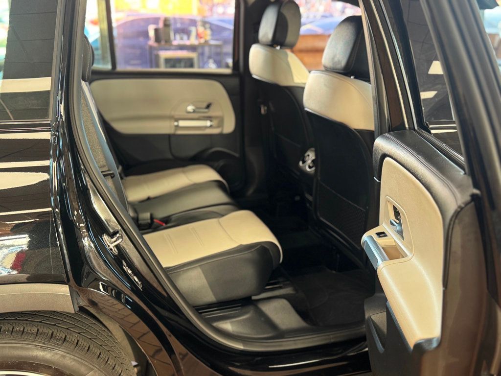 2022 Mercedes Benz GLB AMG 35 4MATIC photo 30